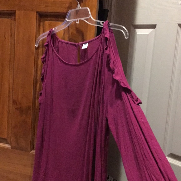 EUC 2 for 1 matching ruffle, cold shoulder shirts - Picture 2 of 7